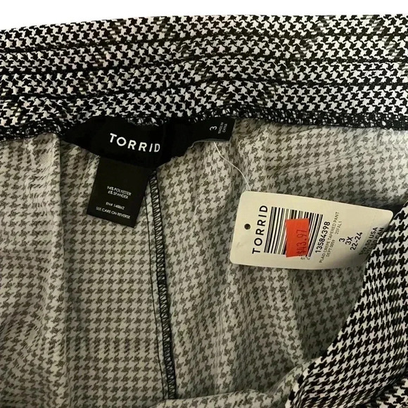 Torrid Women Plus 3x Pull On Pant black and white NWT - Picture 2 of 5